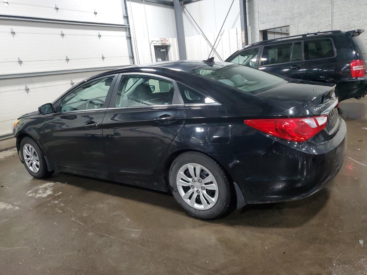 2012 Hyundai Sonata - Image 2