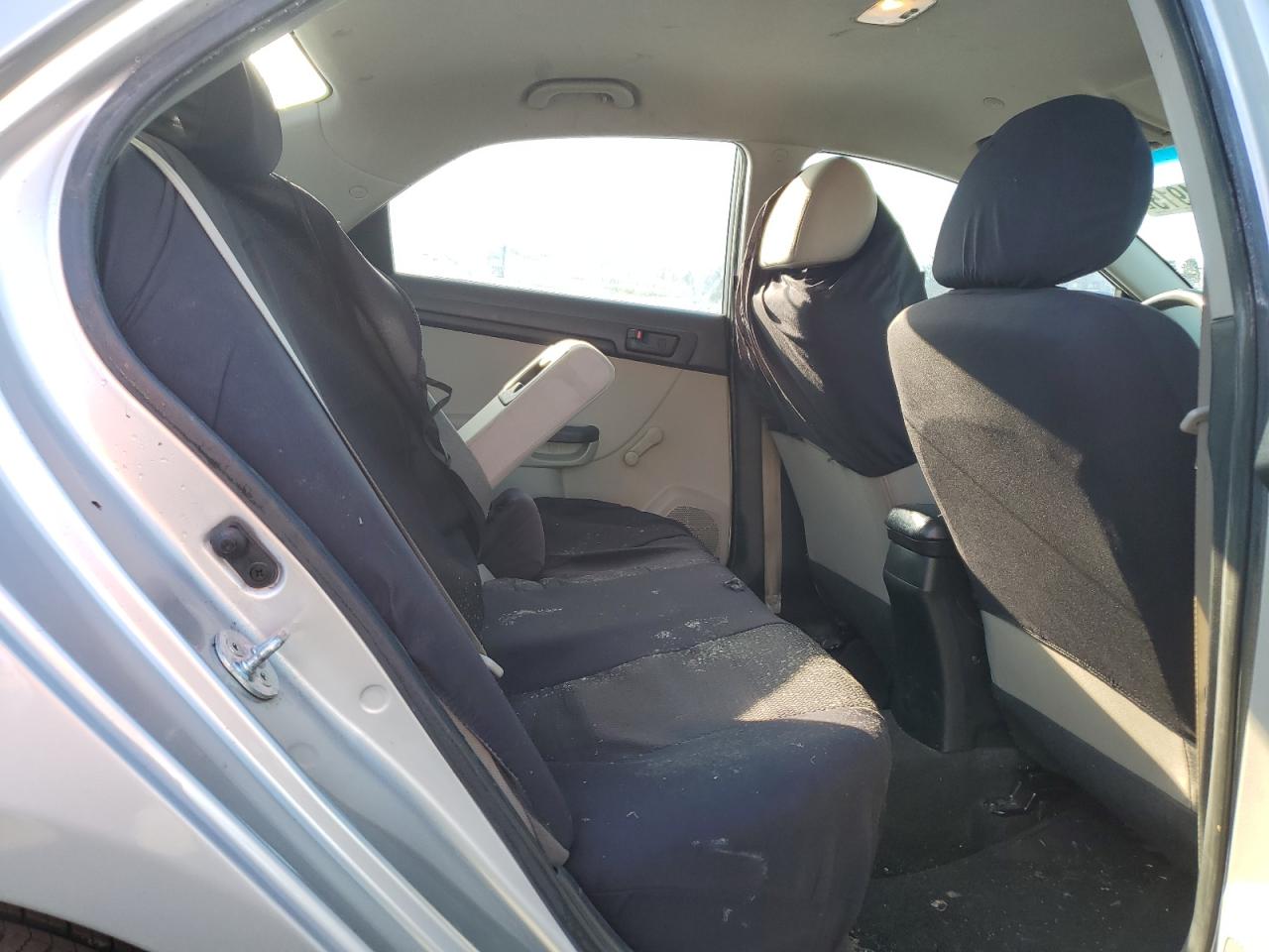 2010 Kia Forte - Image 10