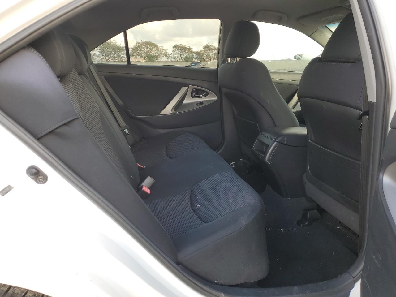 2010 Toyota Camry - Image 10