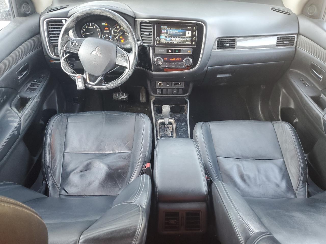 2019 Mitsubishi Outlander - Image 8