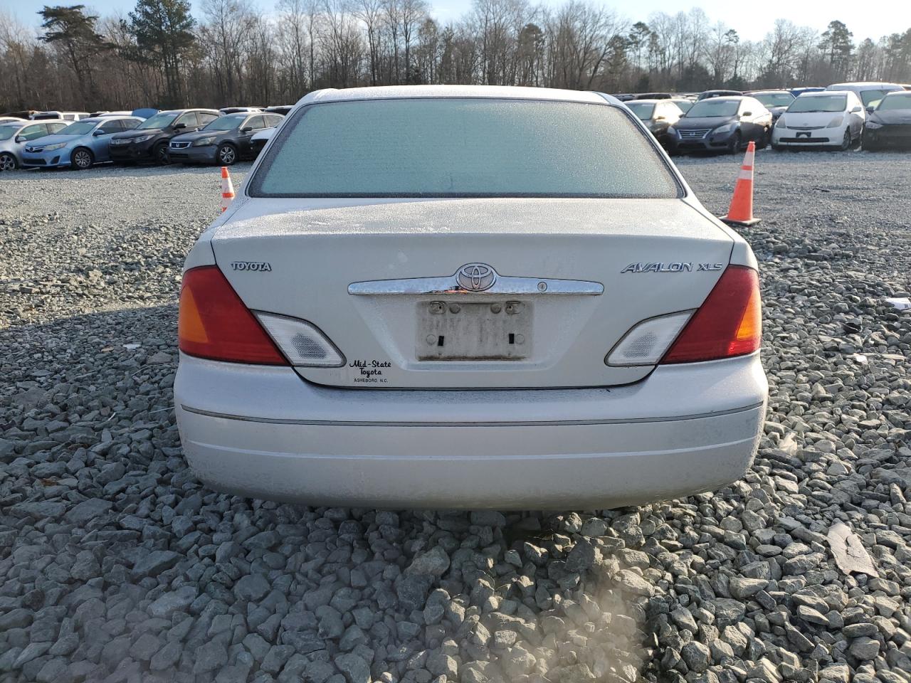 2000 Toyota Avalon - Image 6