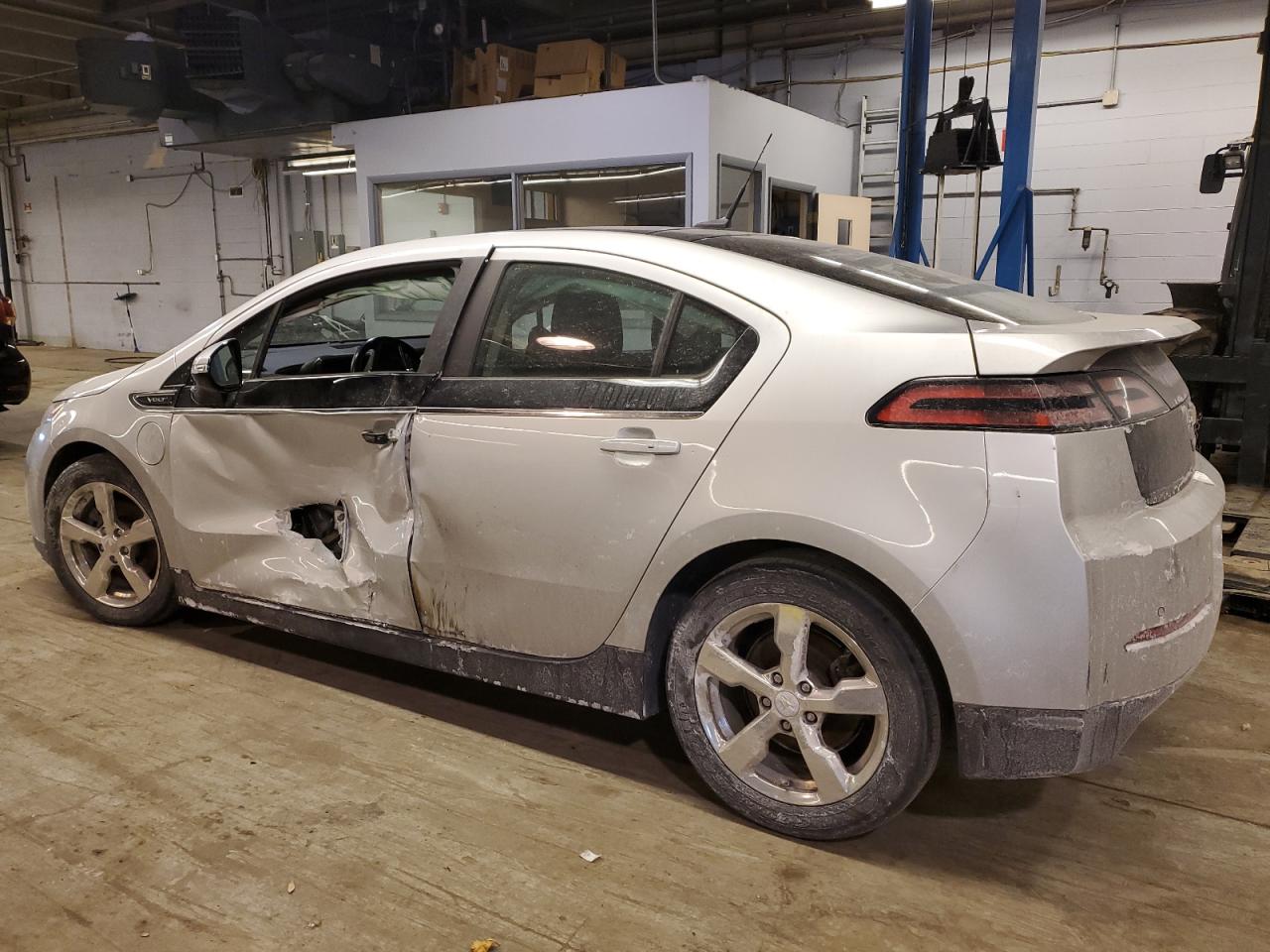 2012 Chevrolet Volt - Image 2