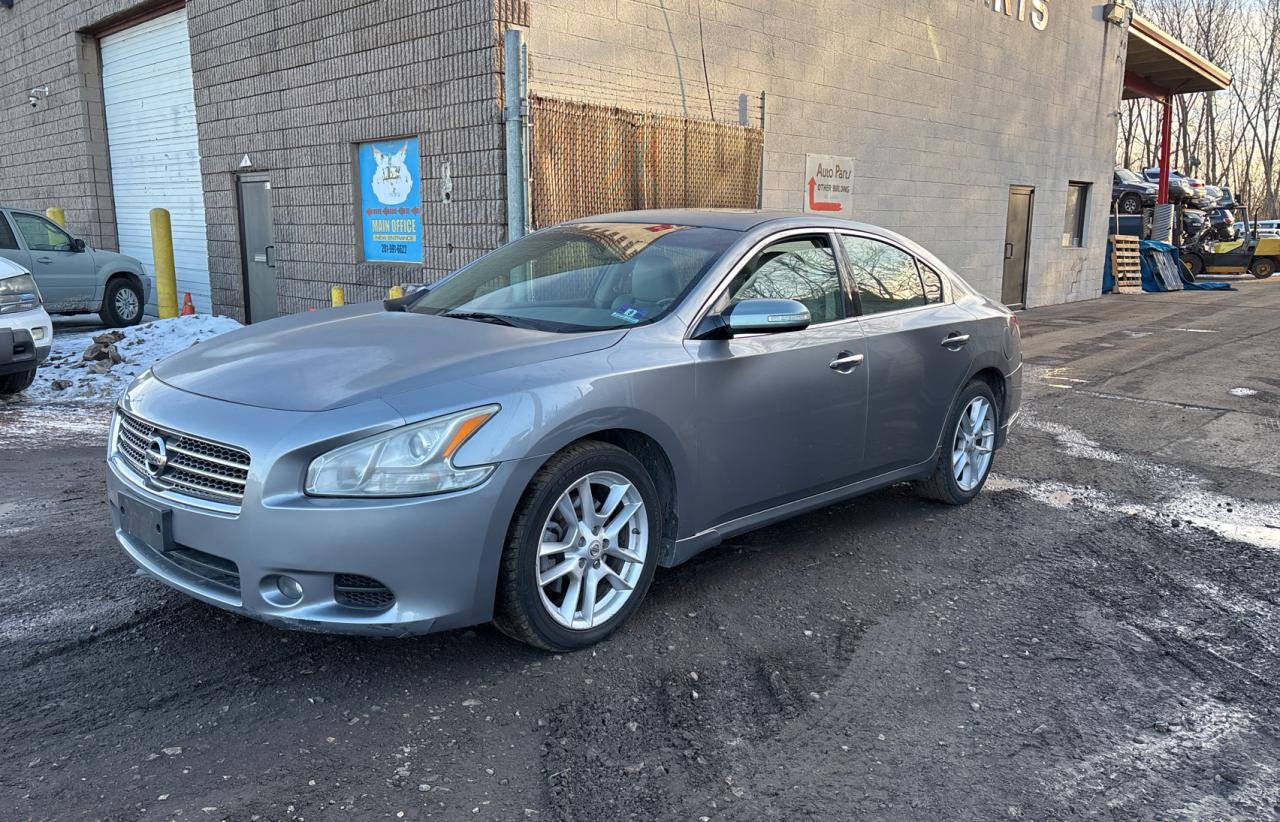 2009 Nissan Maxima - Image 2