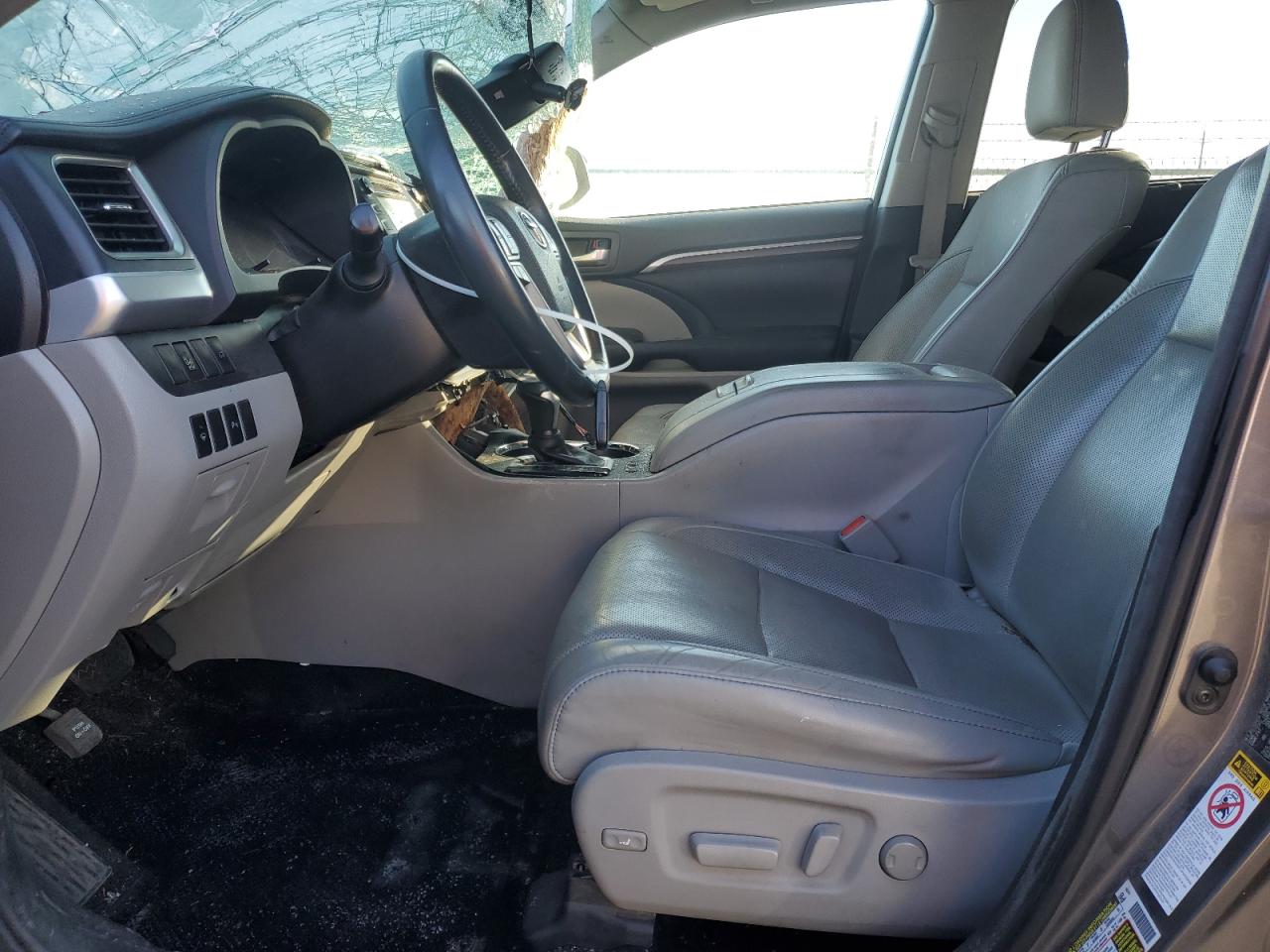 2016 Toyota Highlander - Image 7