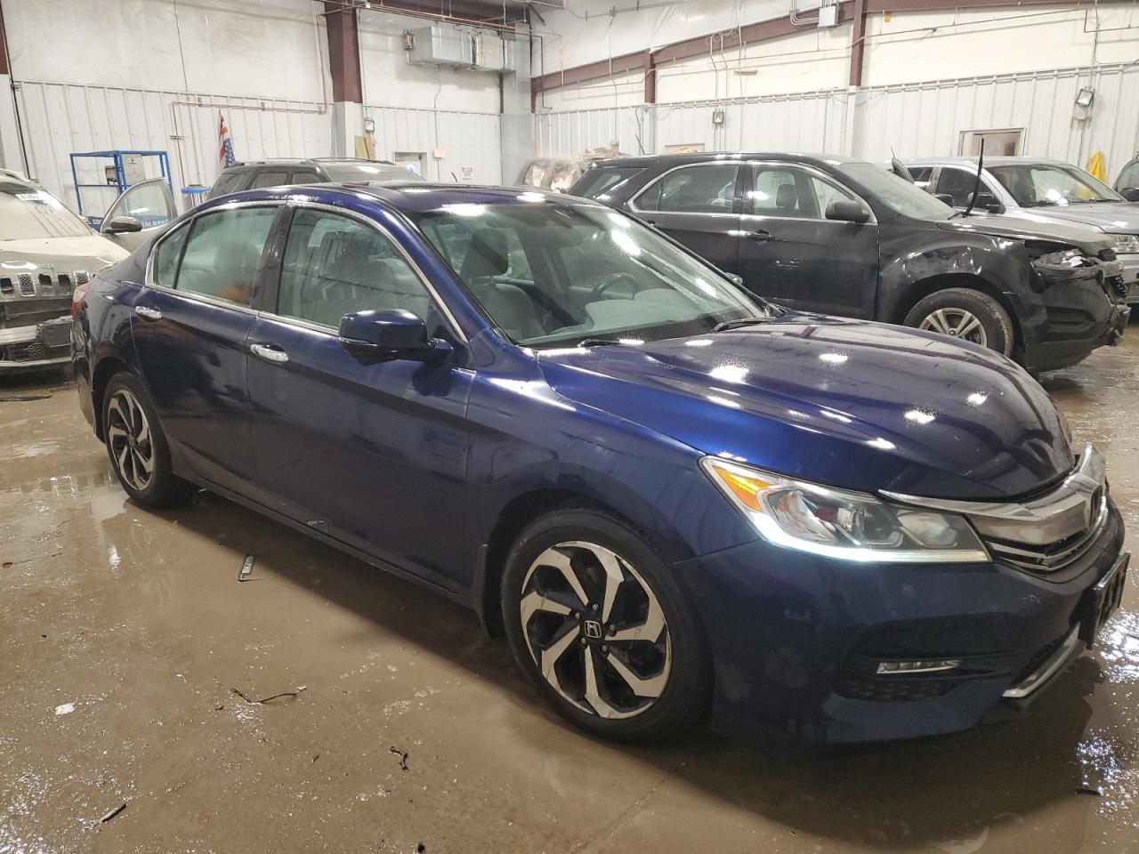 VIN 1HGCR3F83HA002964 2017 HONDA ACCORD no.4