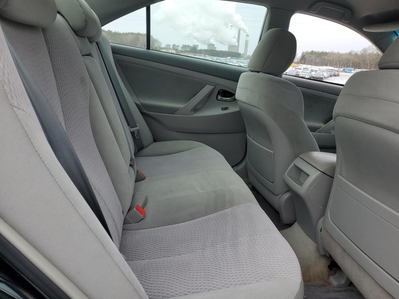 2010 Toyota Camry - Image 10