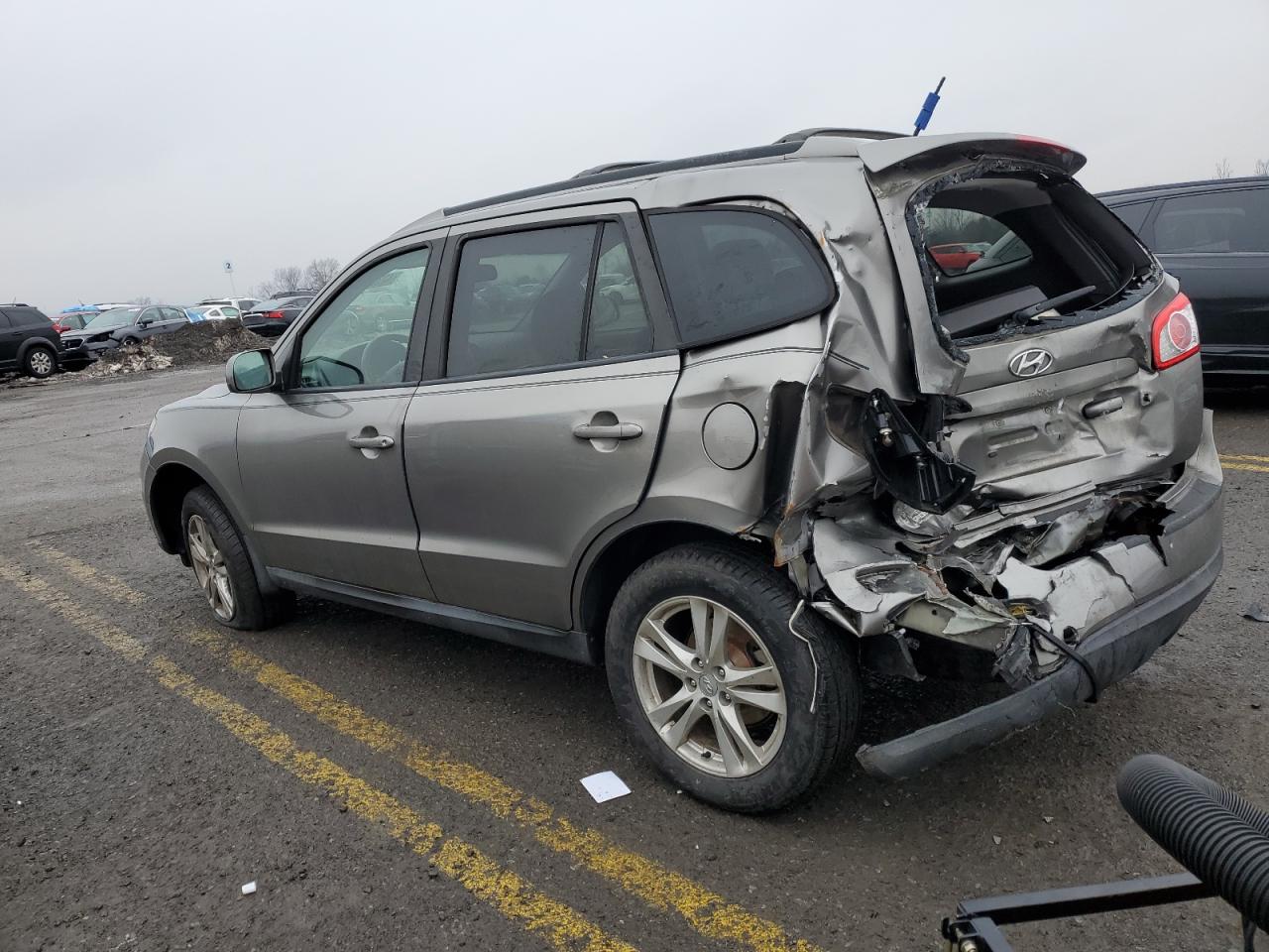 2012 Hyundai Santa Fe - Image 2