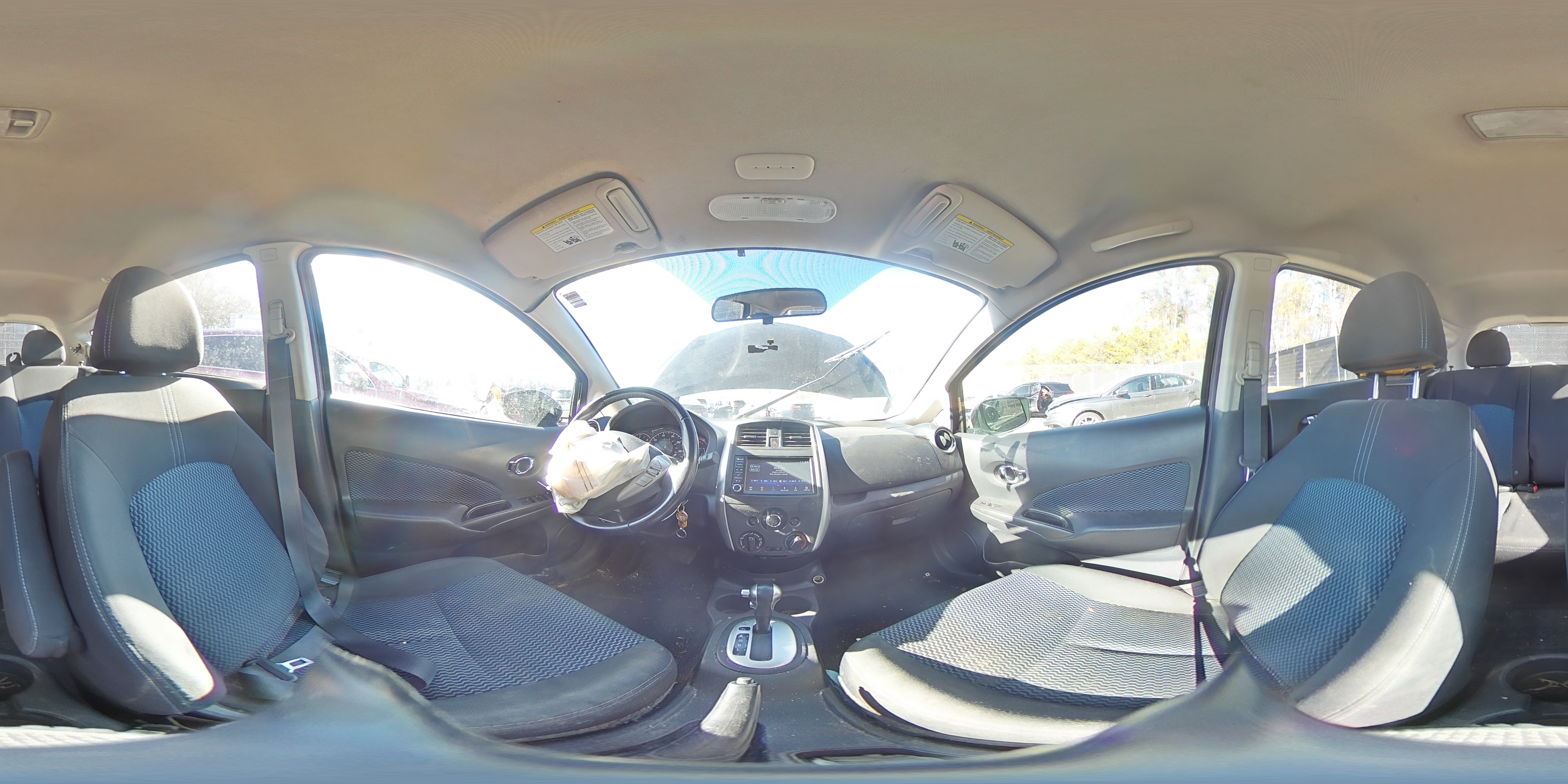2019 Nissan Versa - Image 12