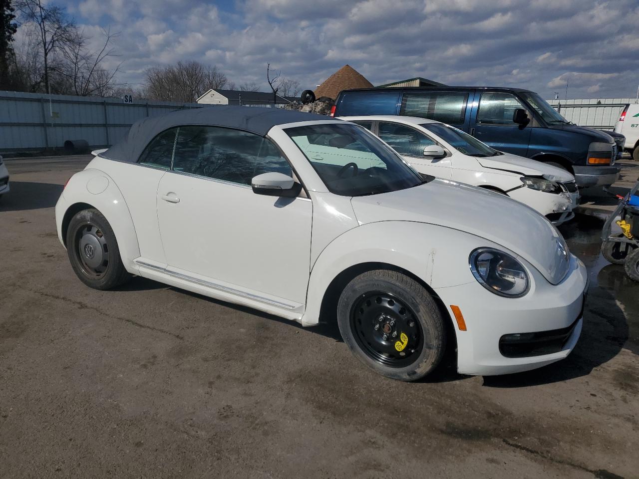 2016 Volkswagen Beetle - Image 4