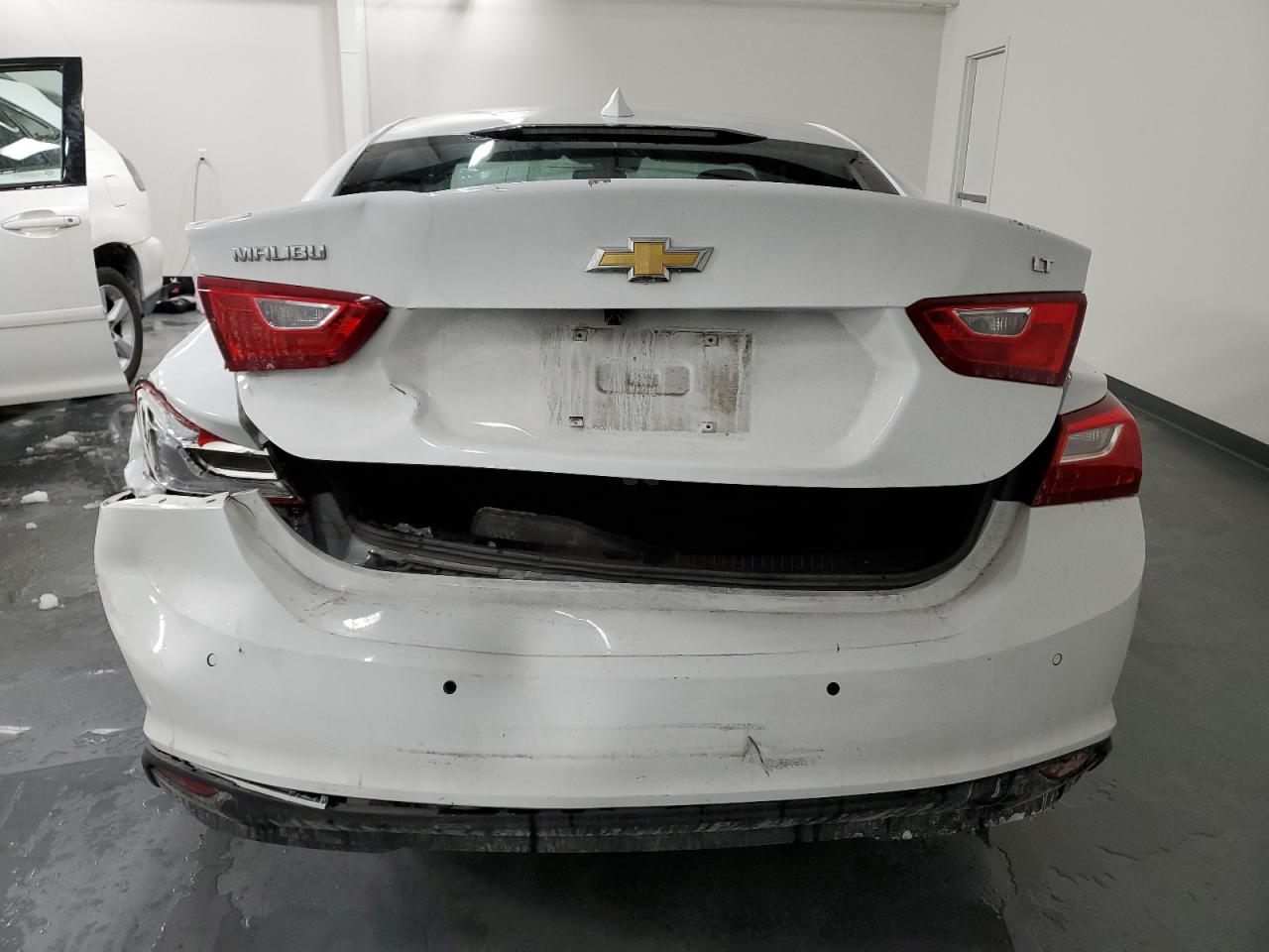 2023 Chevrolet Malibu - Image 6