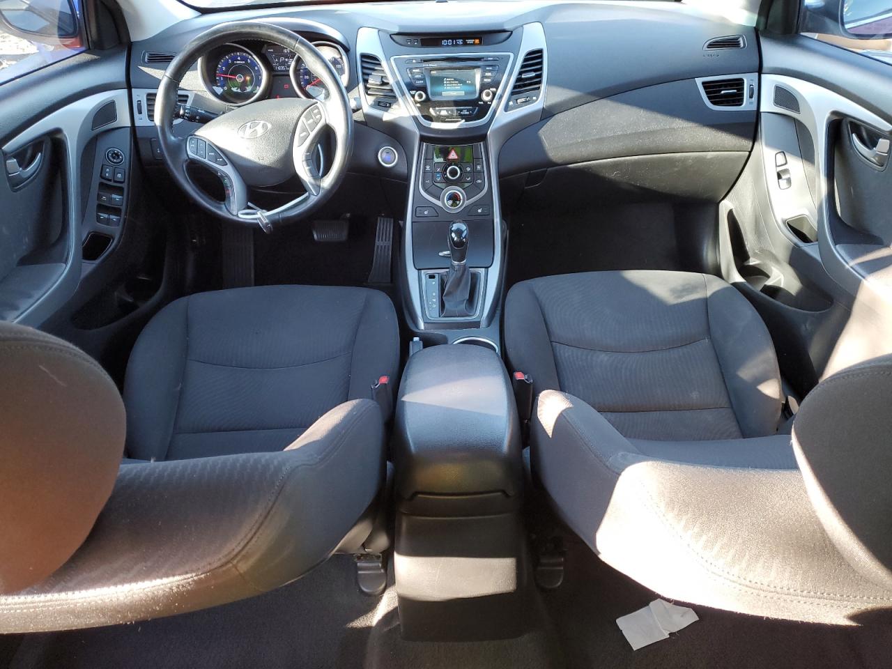 2016 Hyundai Elantra - Image 8