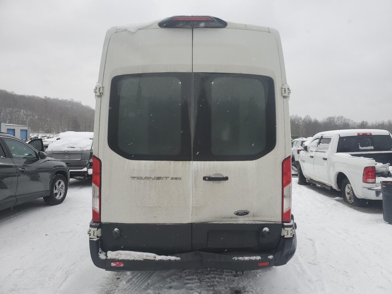 2019 Ford Transit T-250 VIN: 1FTYR2XM1KKB10768 Lot: 84814854