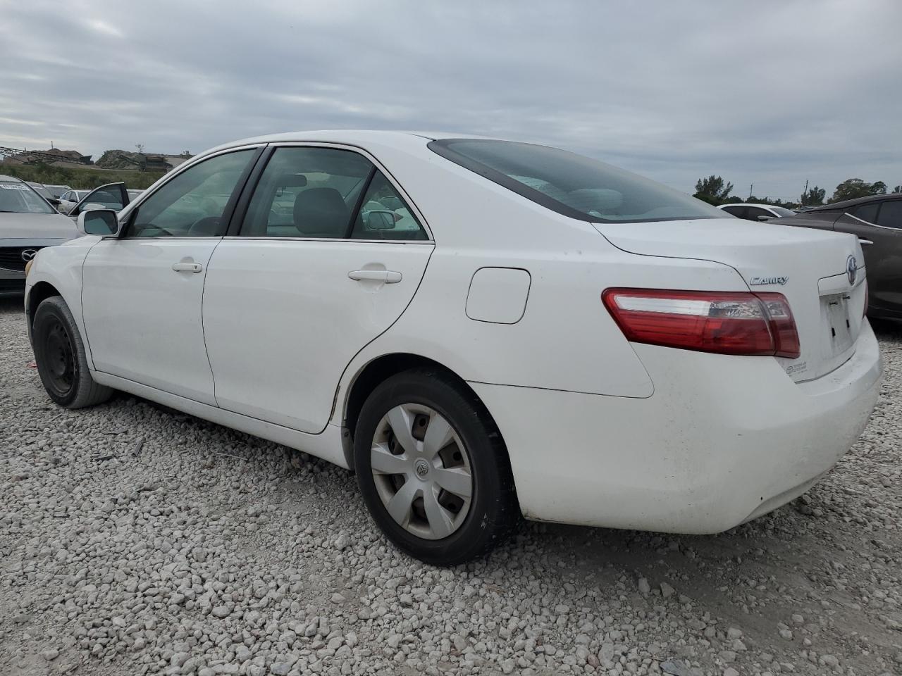 2007 Toyota Camry - Image 2