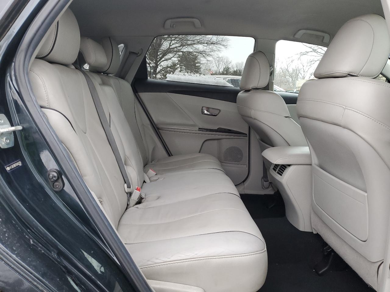 2013 Toyota Venza - Image 11