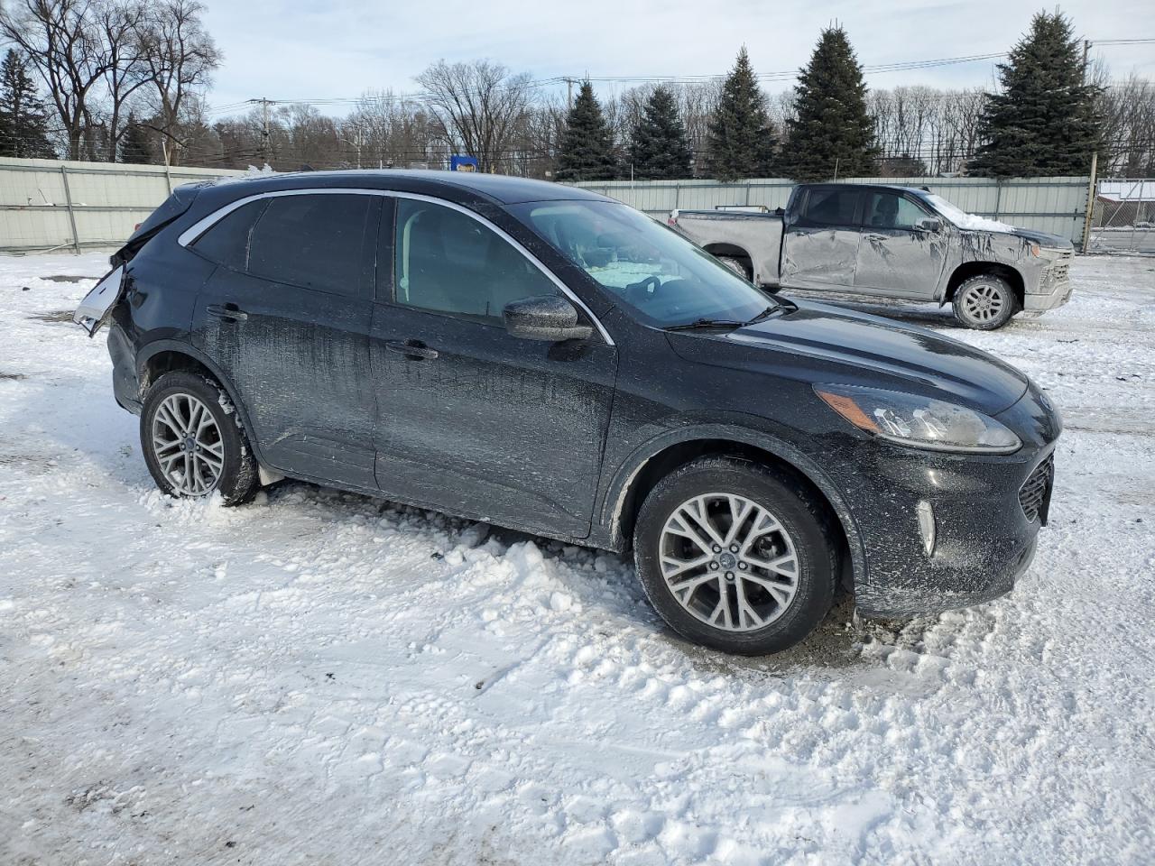 2022 Ford Escape - Image 4