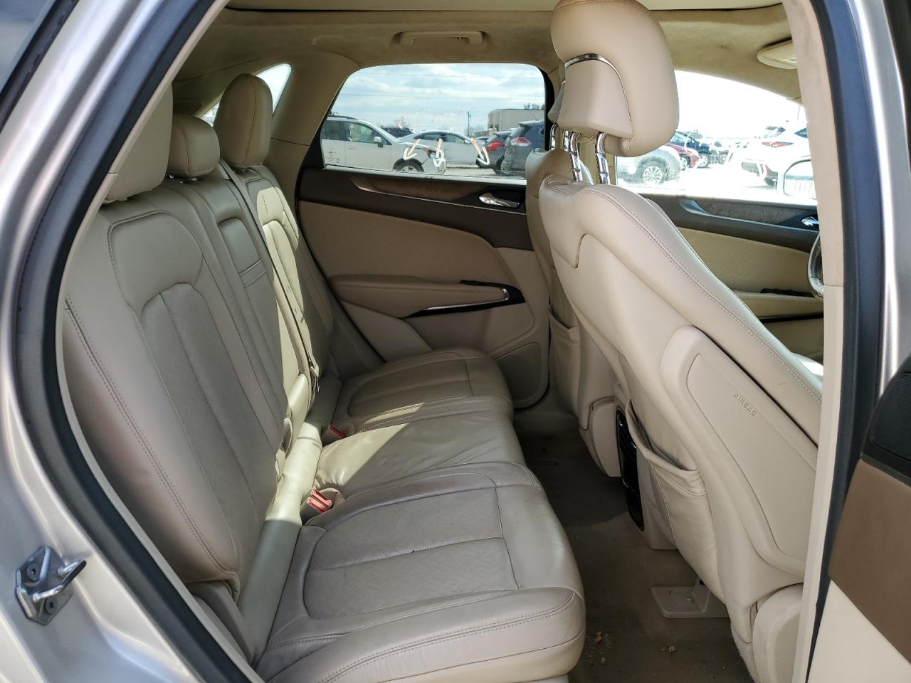 2016 Lincoln MKZ - Image 11