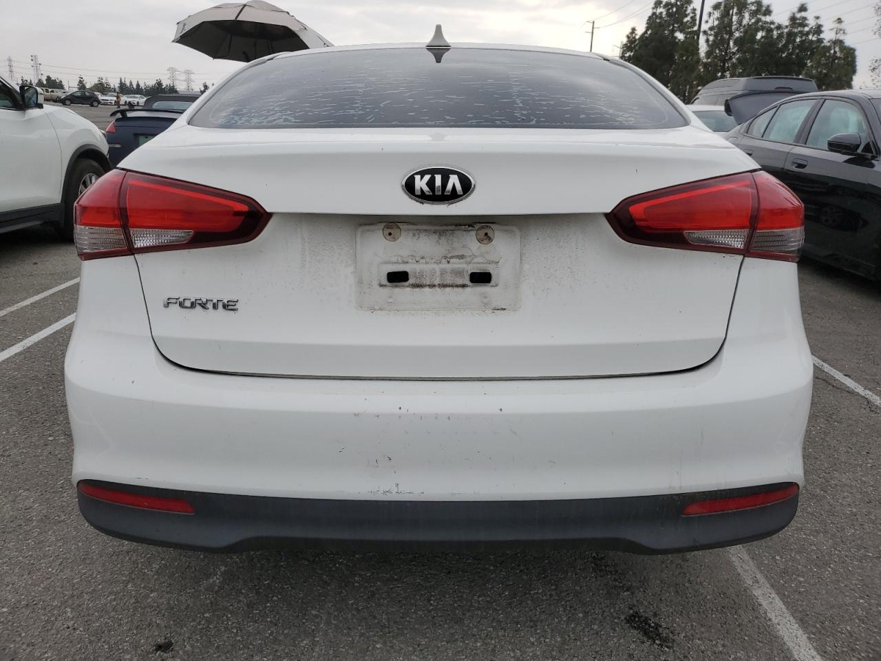 2017 Kia Forte - Image 6