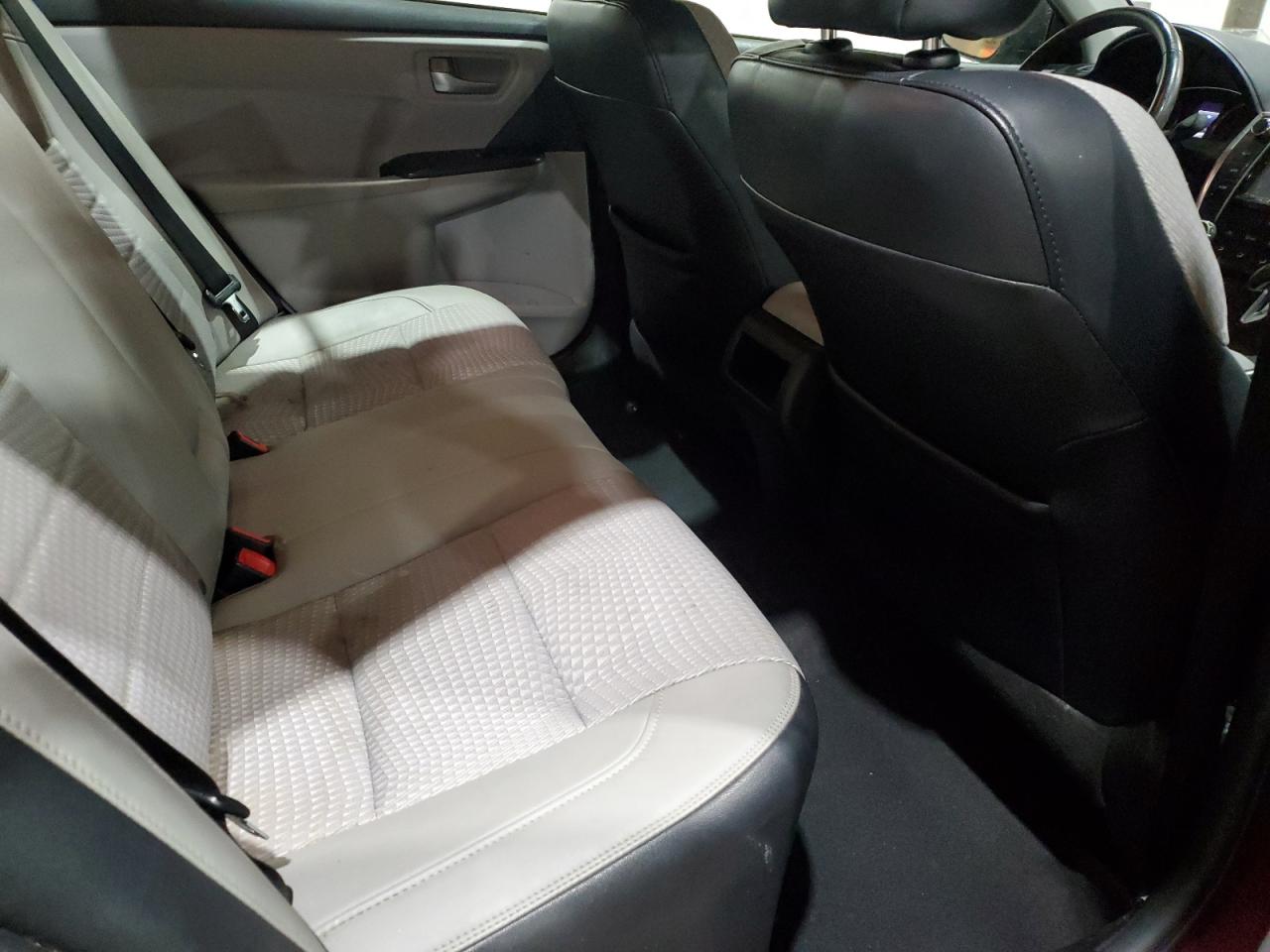 2015 Toyota Camry - Image 10
