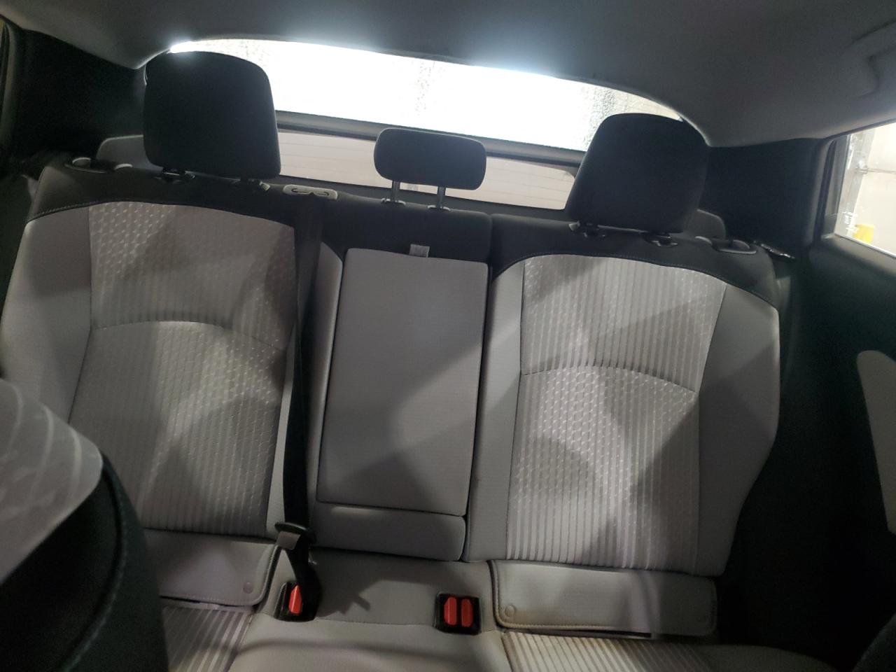2017 Toyota Prius - Image 10