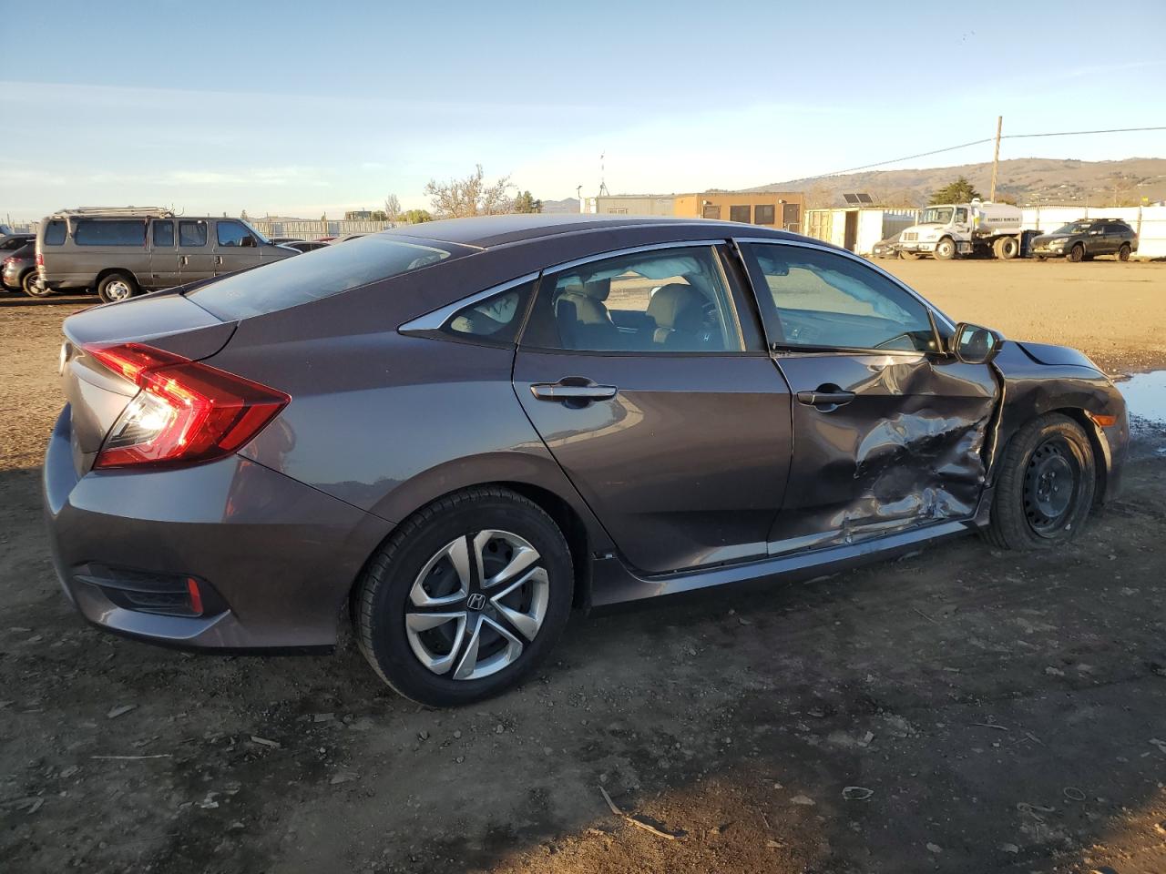 VIN 19XFC2F50GE213449 2016 HONDA CIVIC no.3