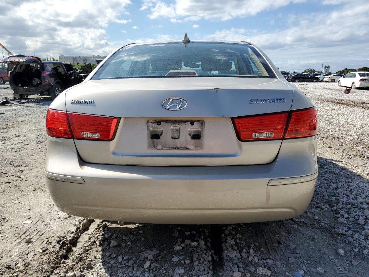 2009 Hyundai Sonata - Image 6