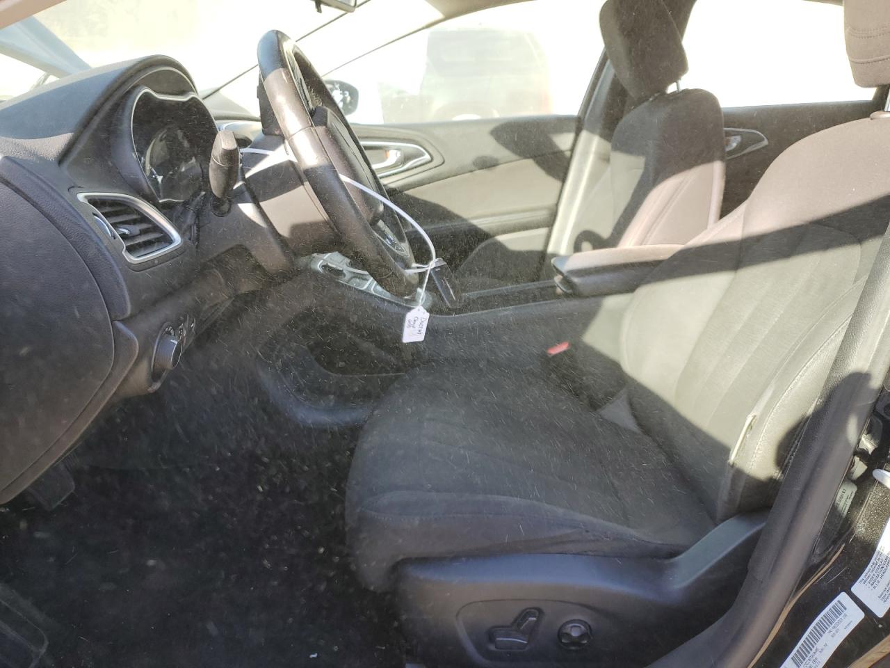 2016 Chrysler 200 - Image 7