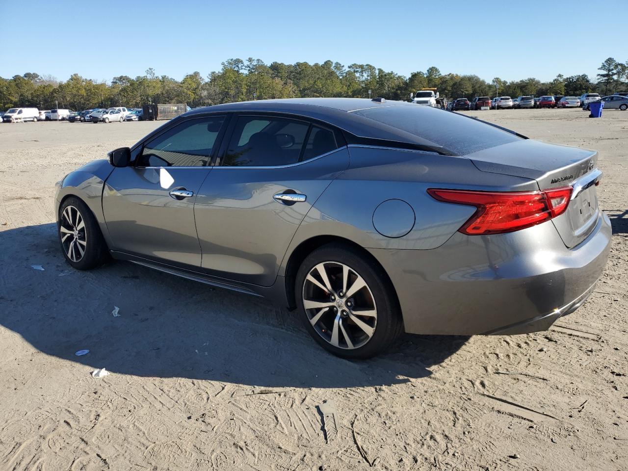 2016 Nissan Maxima - Image 2