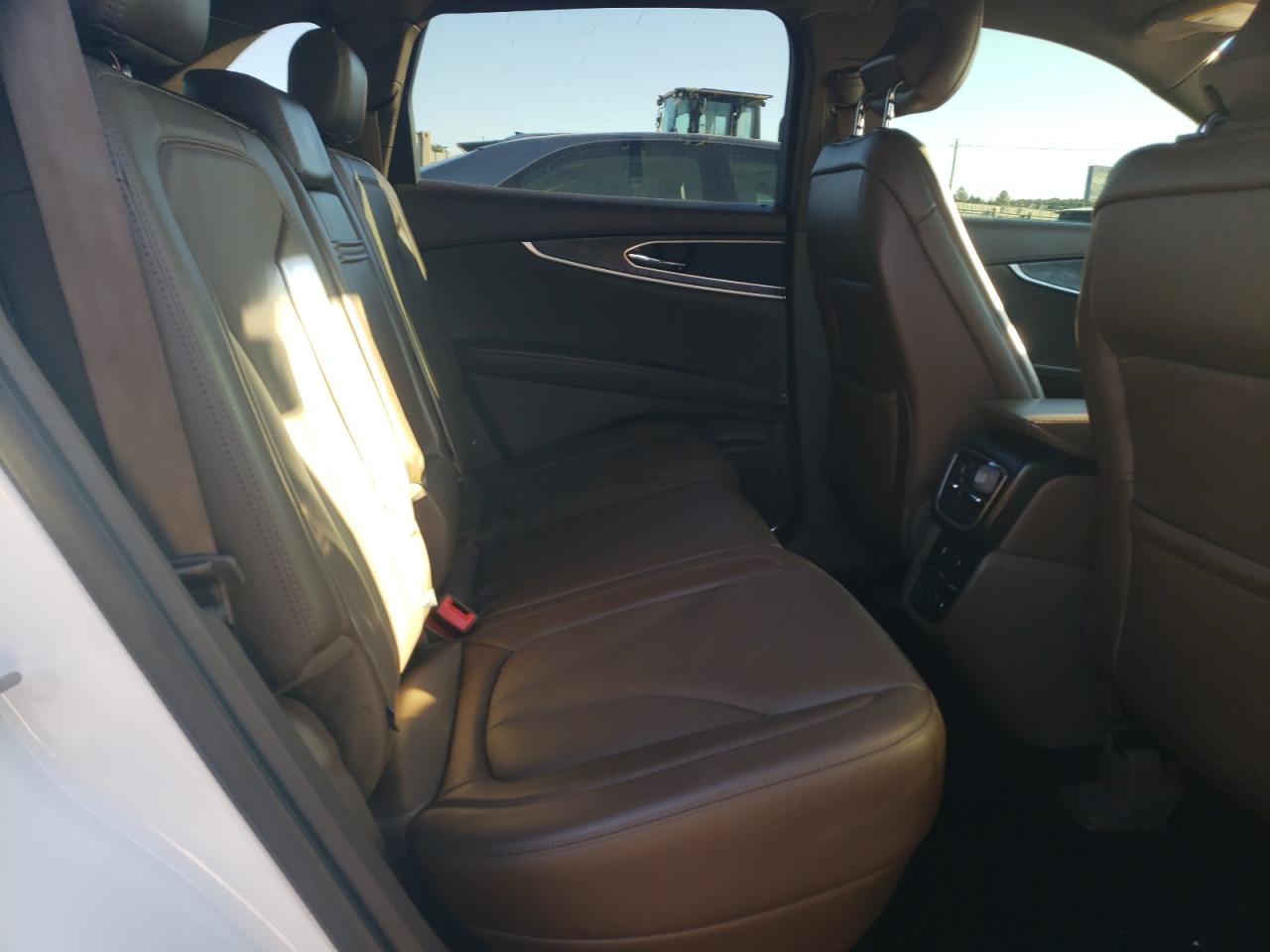 2017 Lincoln MKX - Image 11