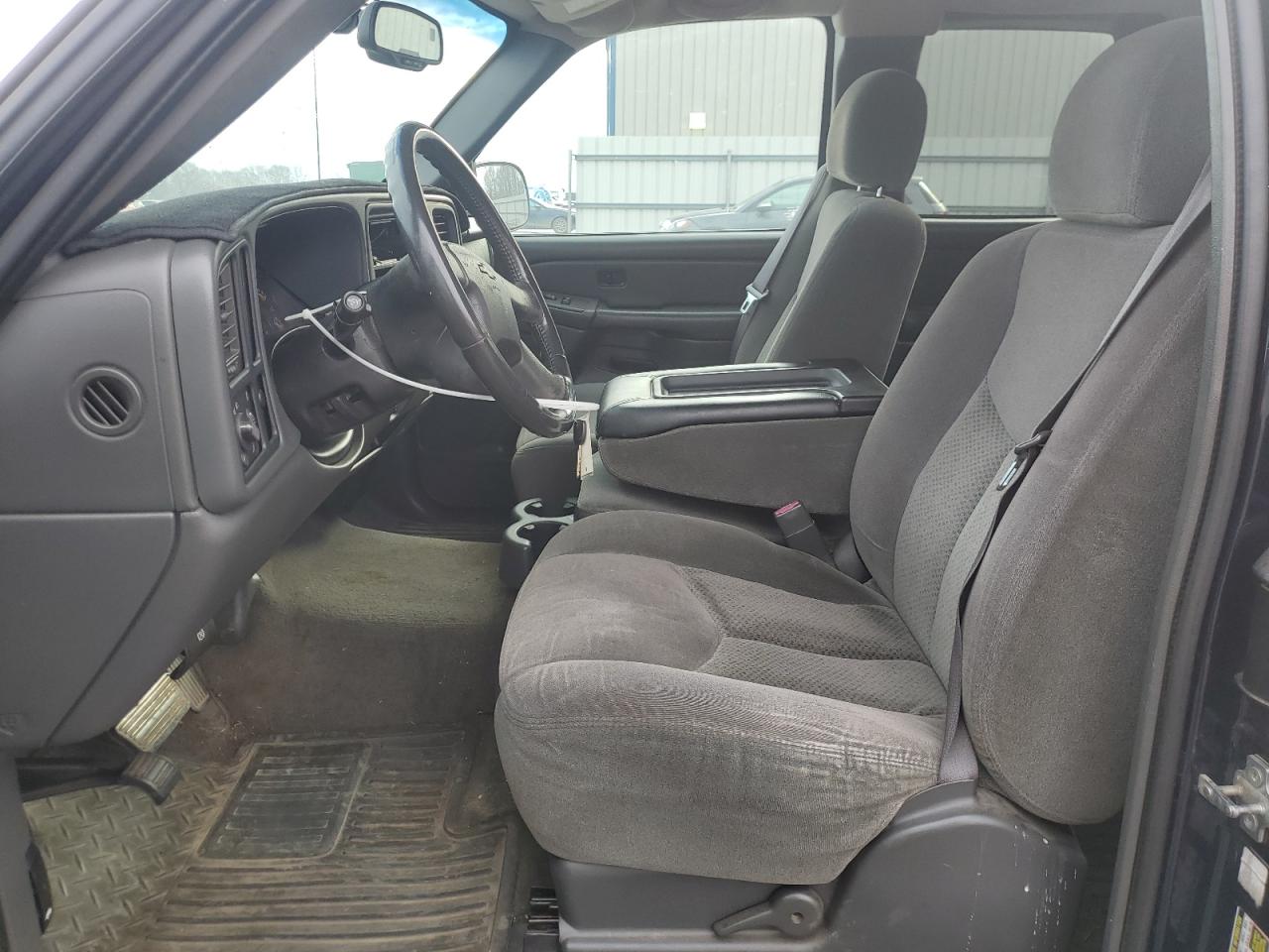 2005 Chevrolet Silverado - Image 7