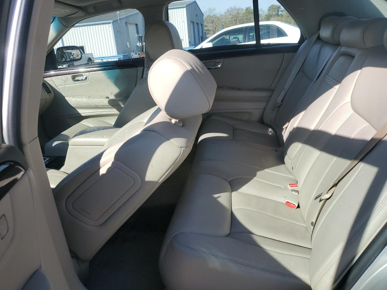 2007 Cadillac DTS - Image 10