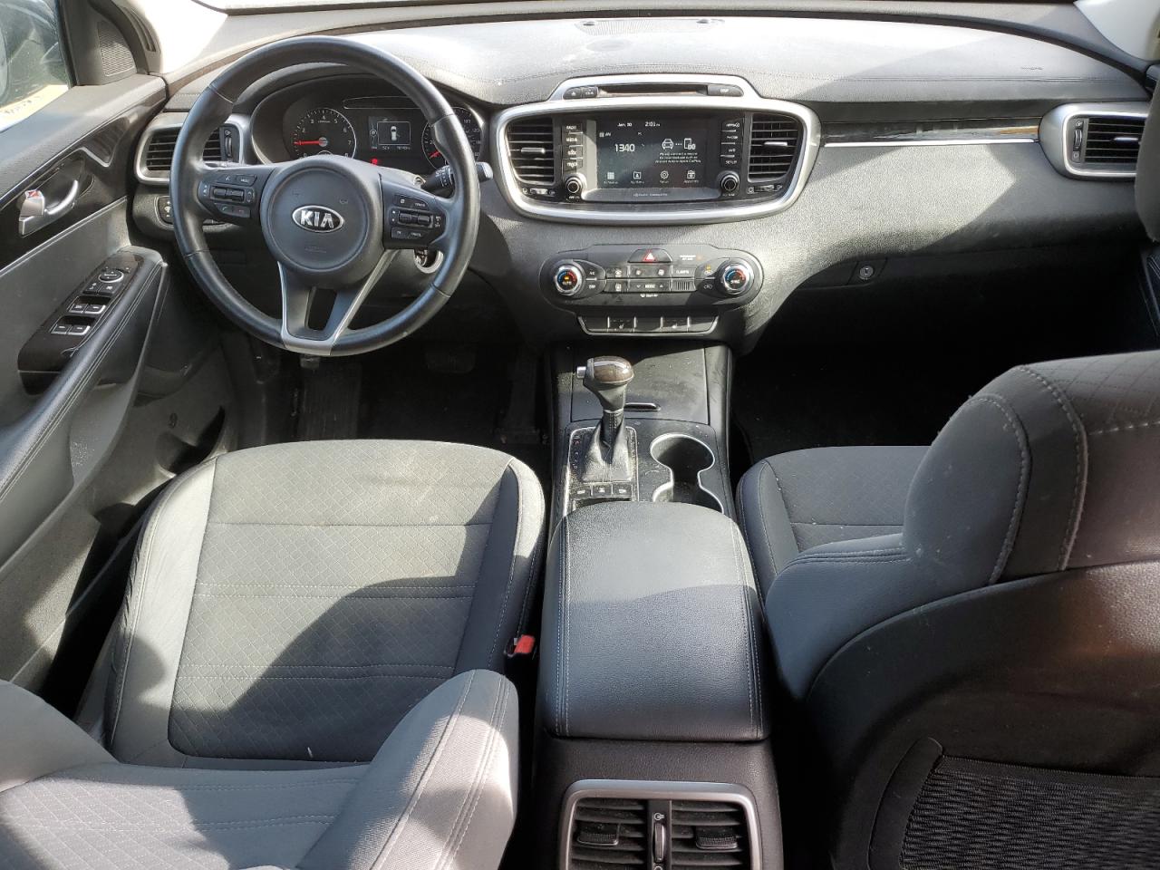 2017 Kia Sorento - Image 8