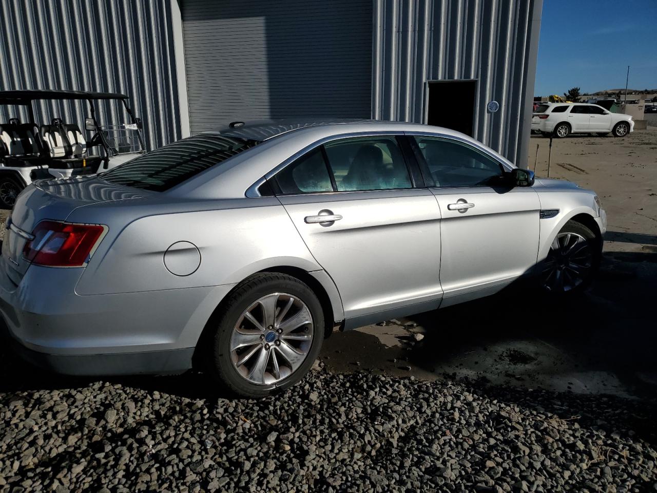 2010 Ford Taurus - Image 3