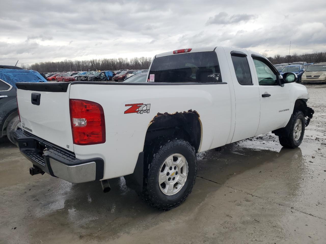 2009 Chevrolet Silverado - Image 3