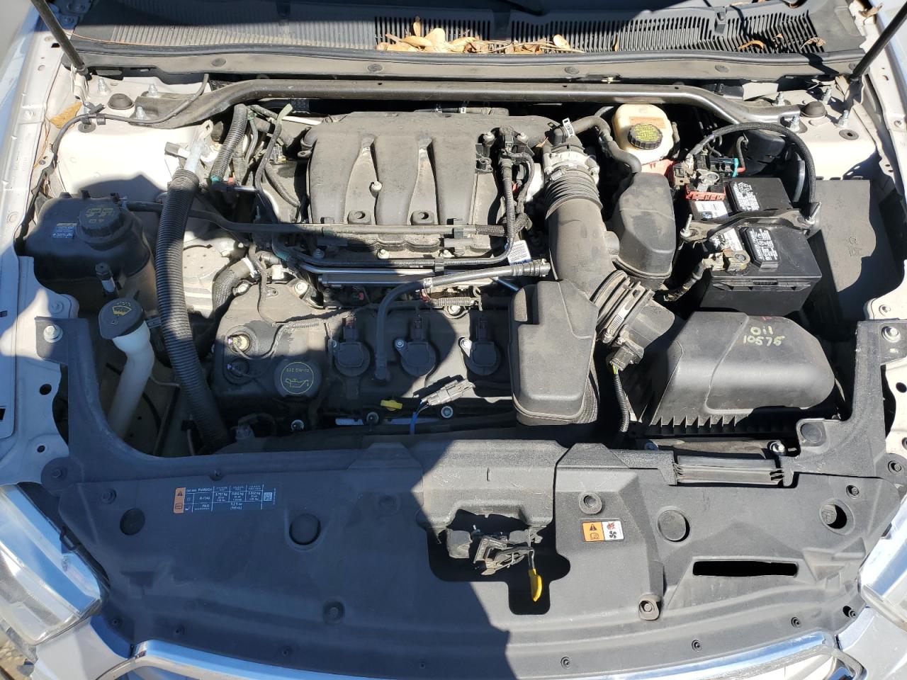 2015 Ford Taurus - Image 12