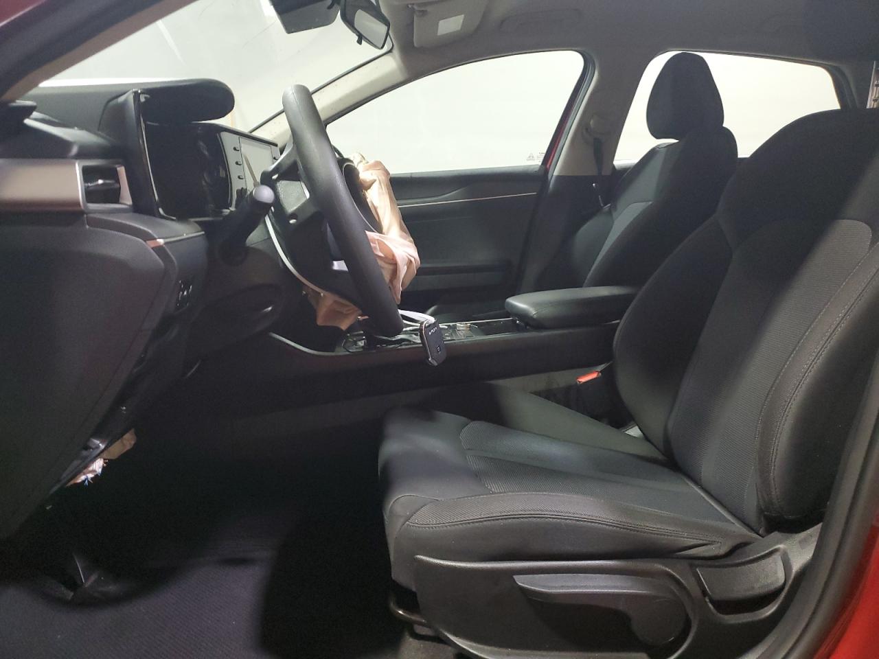 2022 Kia K5 - Image 7