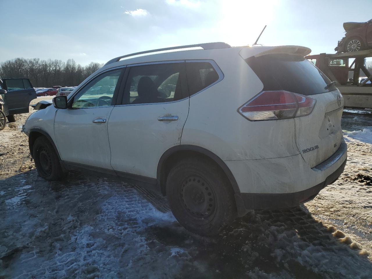 2016 Nissan Rogue - Image 2