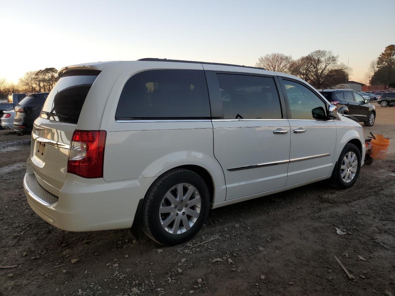 2012 Chrysler Town & Country - Image 3