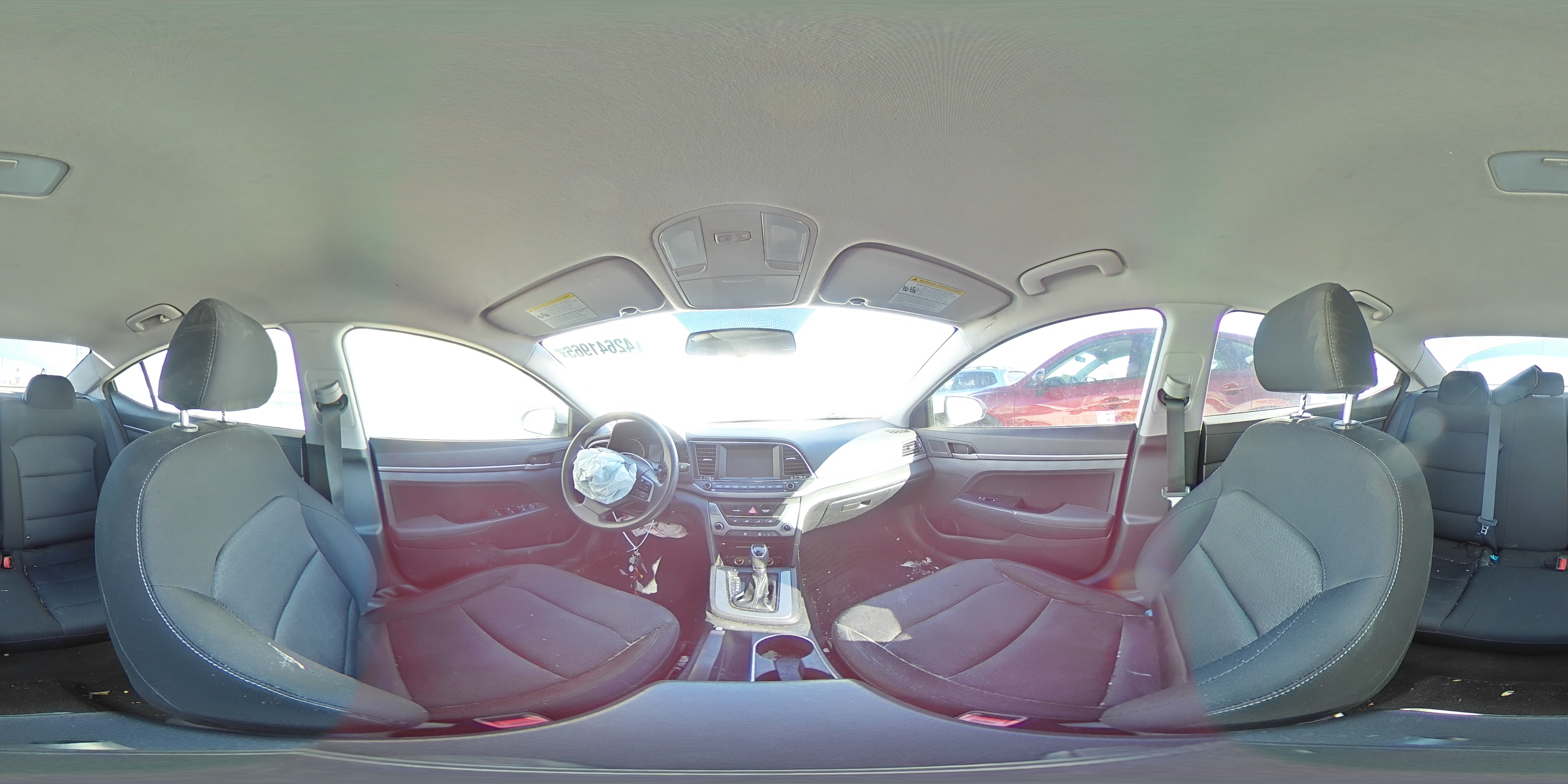 2018 Hyundai Elantra - Image 12