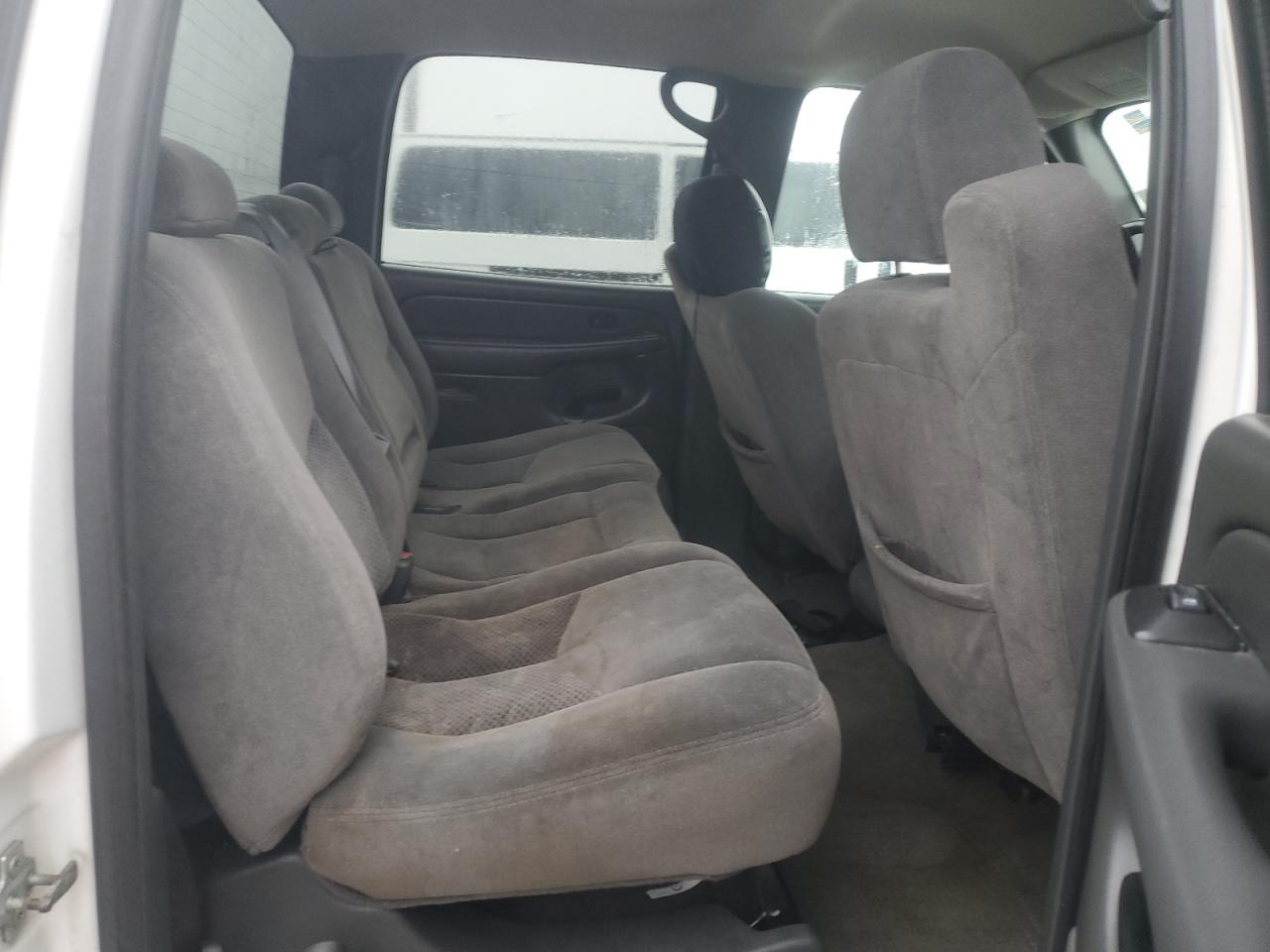 2007 Chevrolet Silverado - Image 10