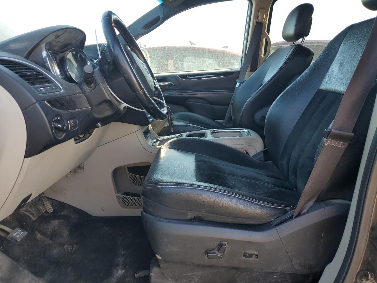 2017 Dodge Caravan - Image 7