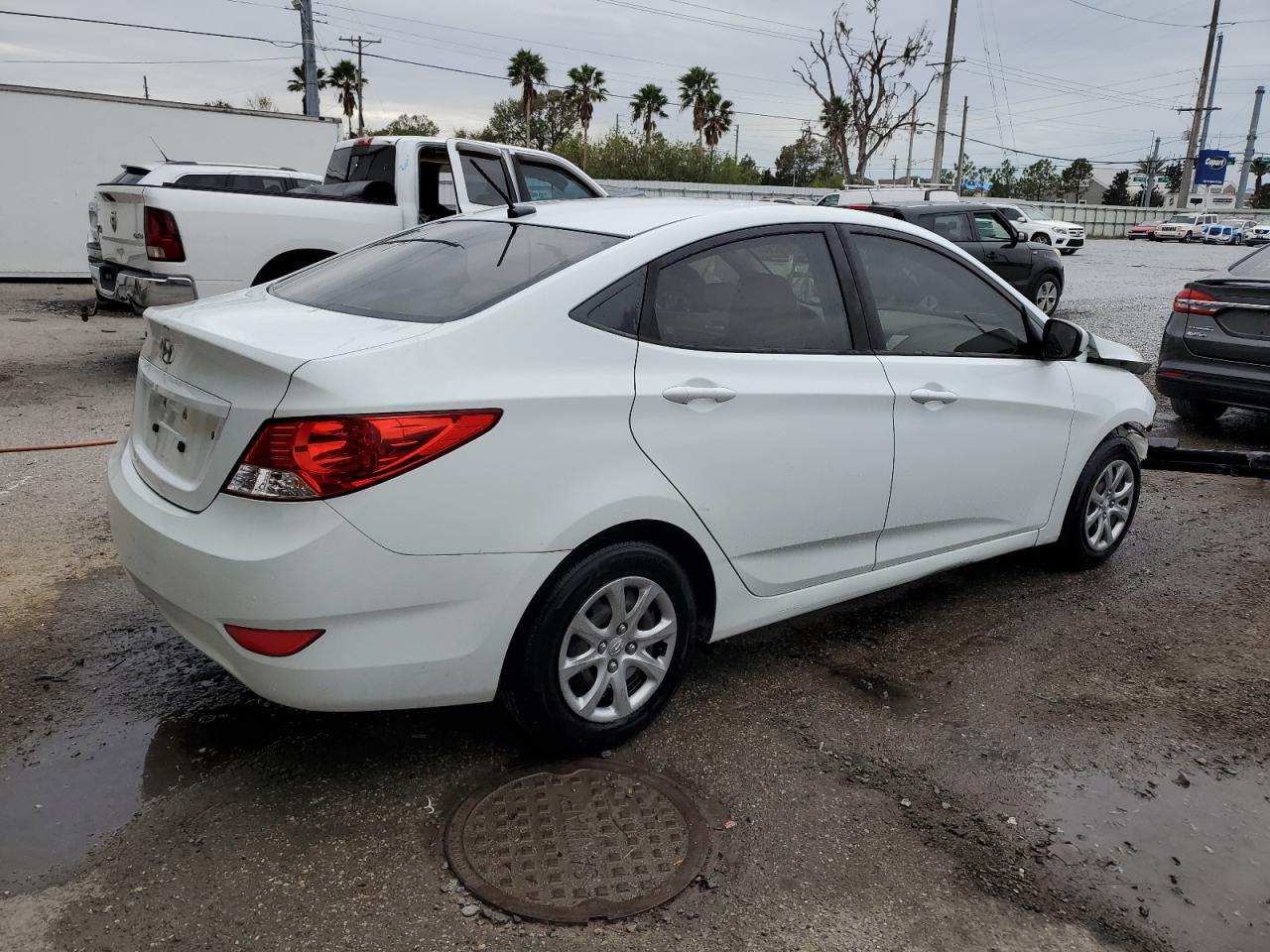 2014 Hyundai Accent - Image 3