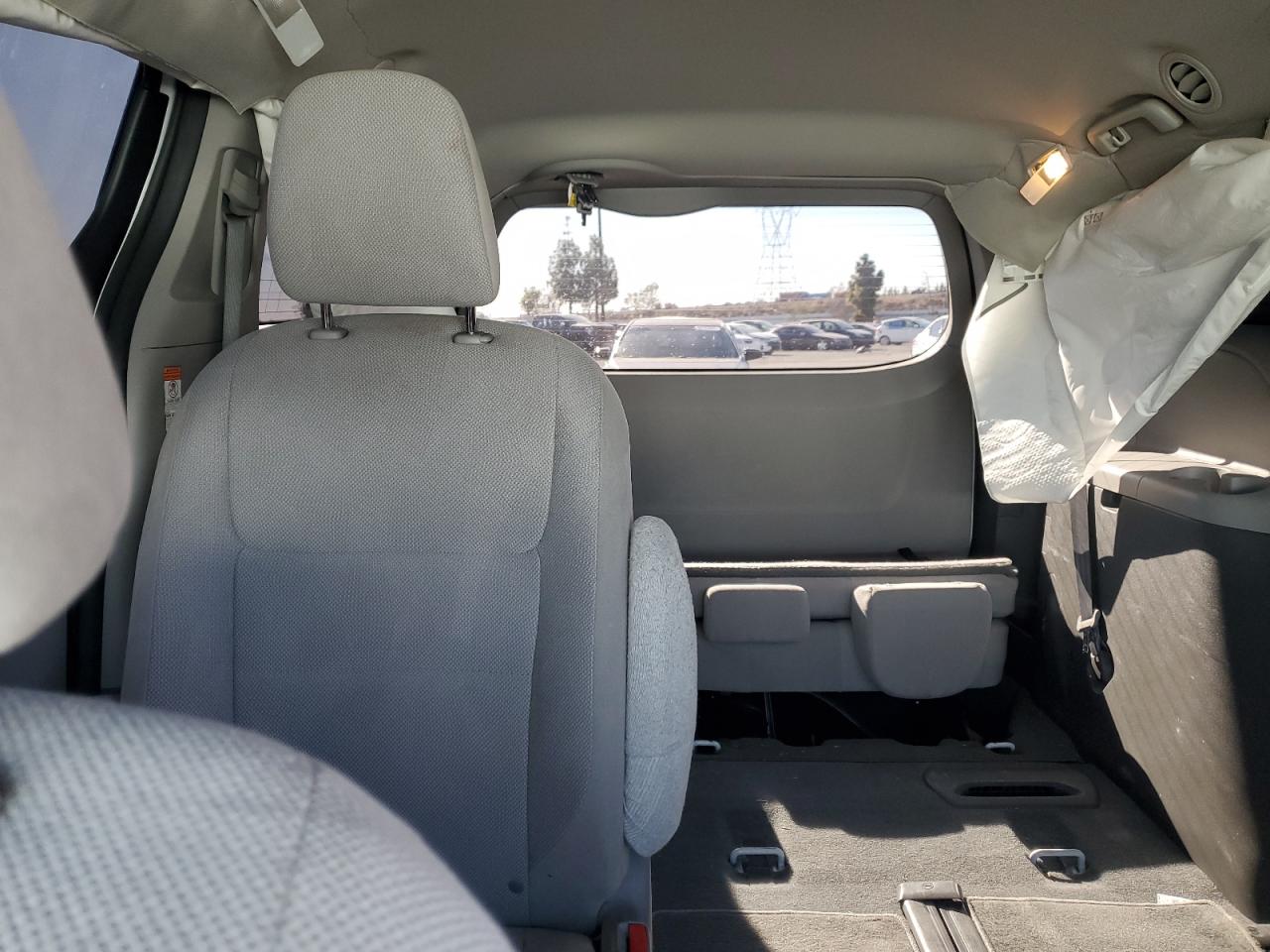 2020 Toyota Sienna - Image 10