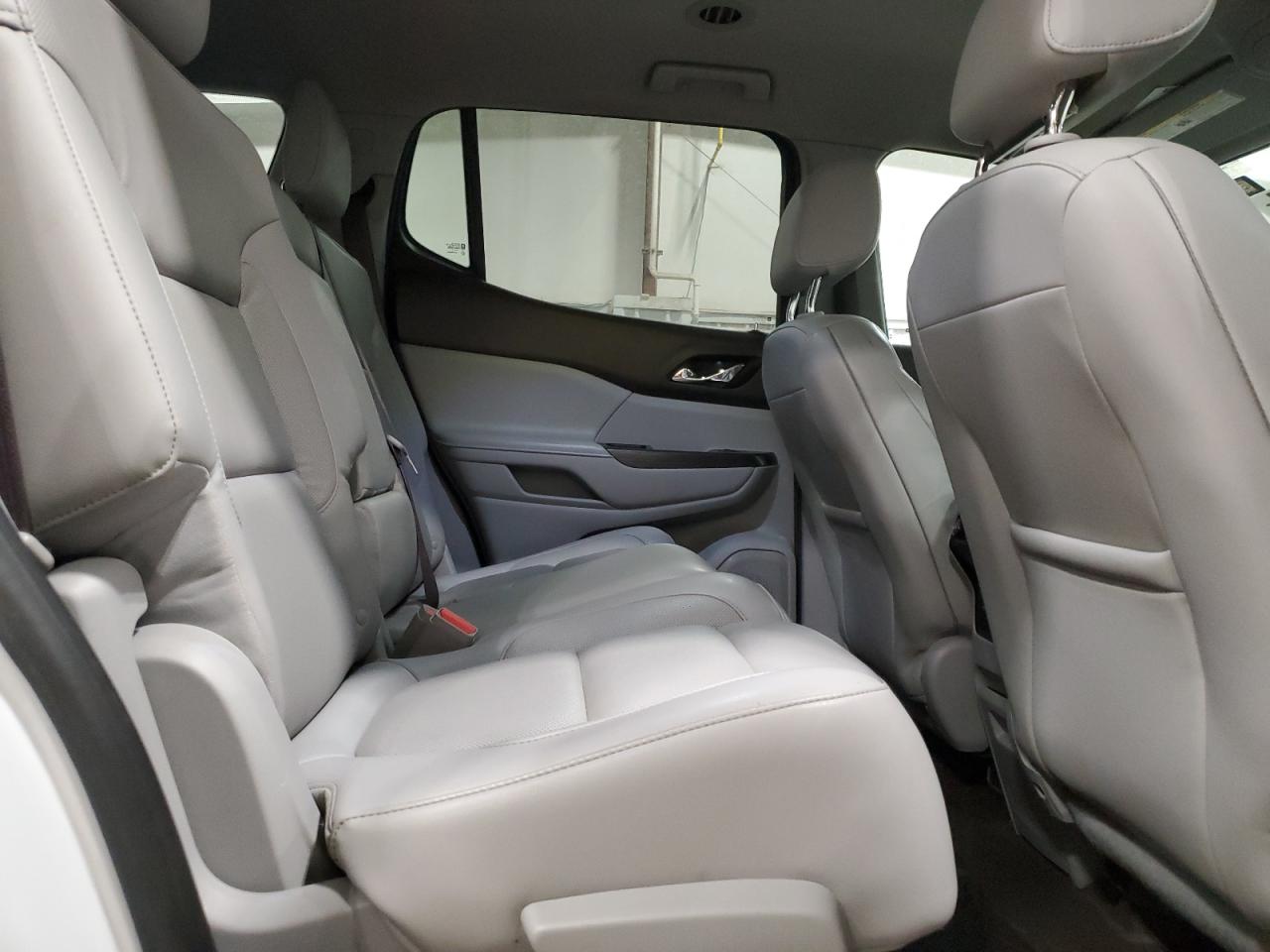 2017 GMC Acadia - Image 11