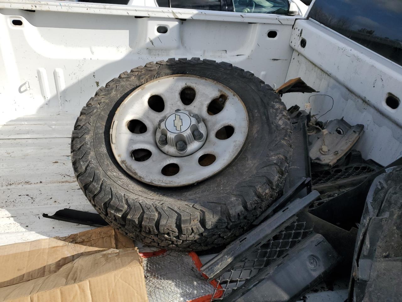2011 Chevrolet Silverado - Image 14