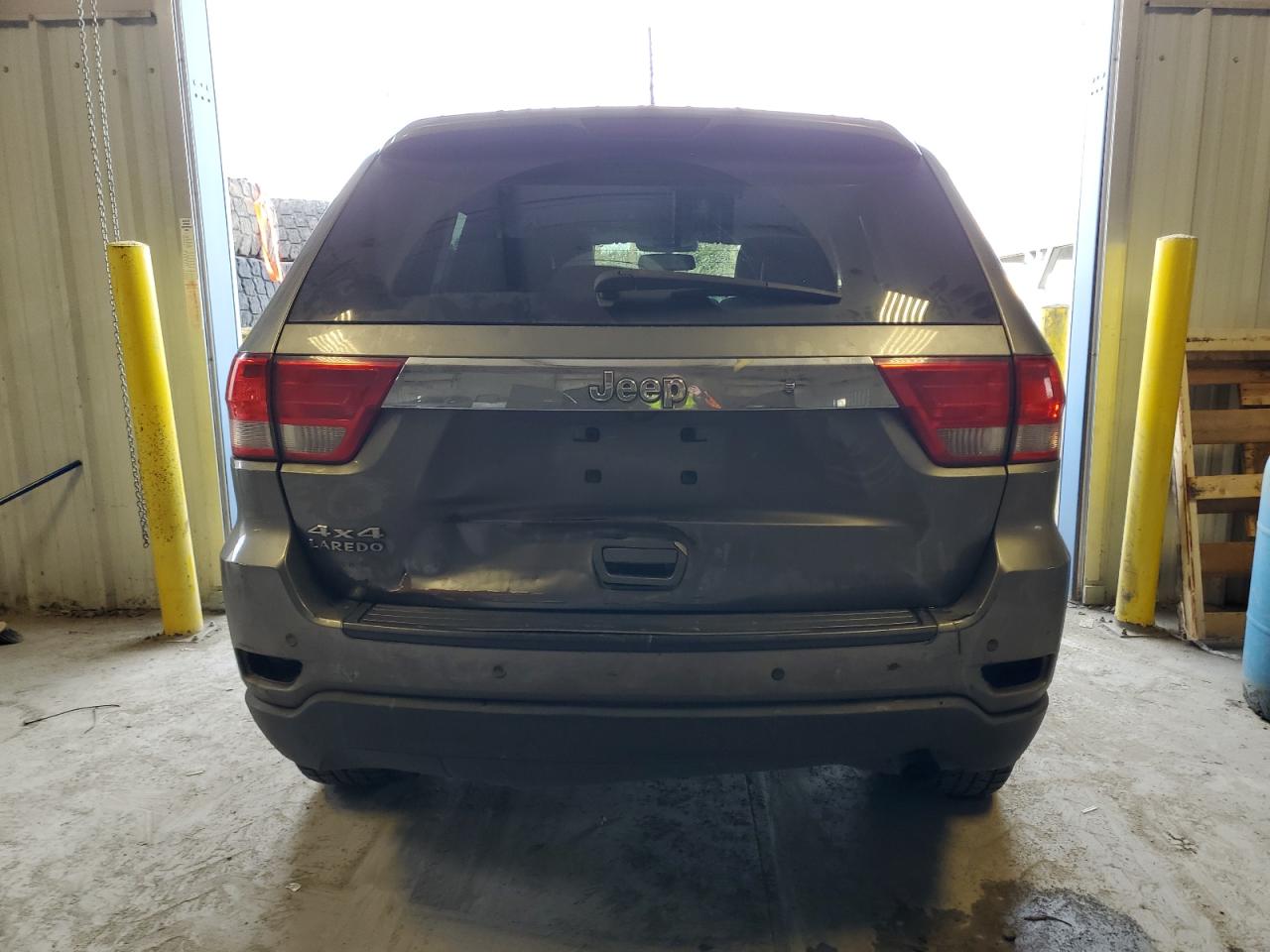 2012 Jeep Grand Cherokee - Image 6