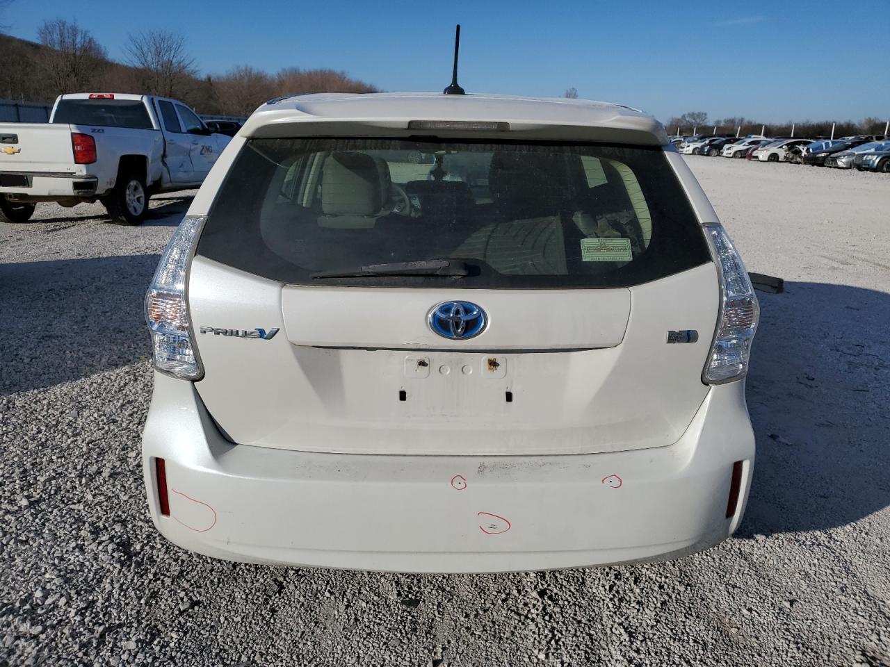 2013 Toyota Prius - Image 6