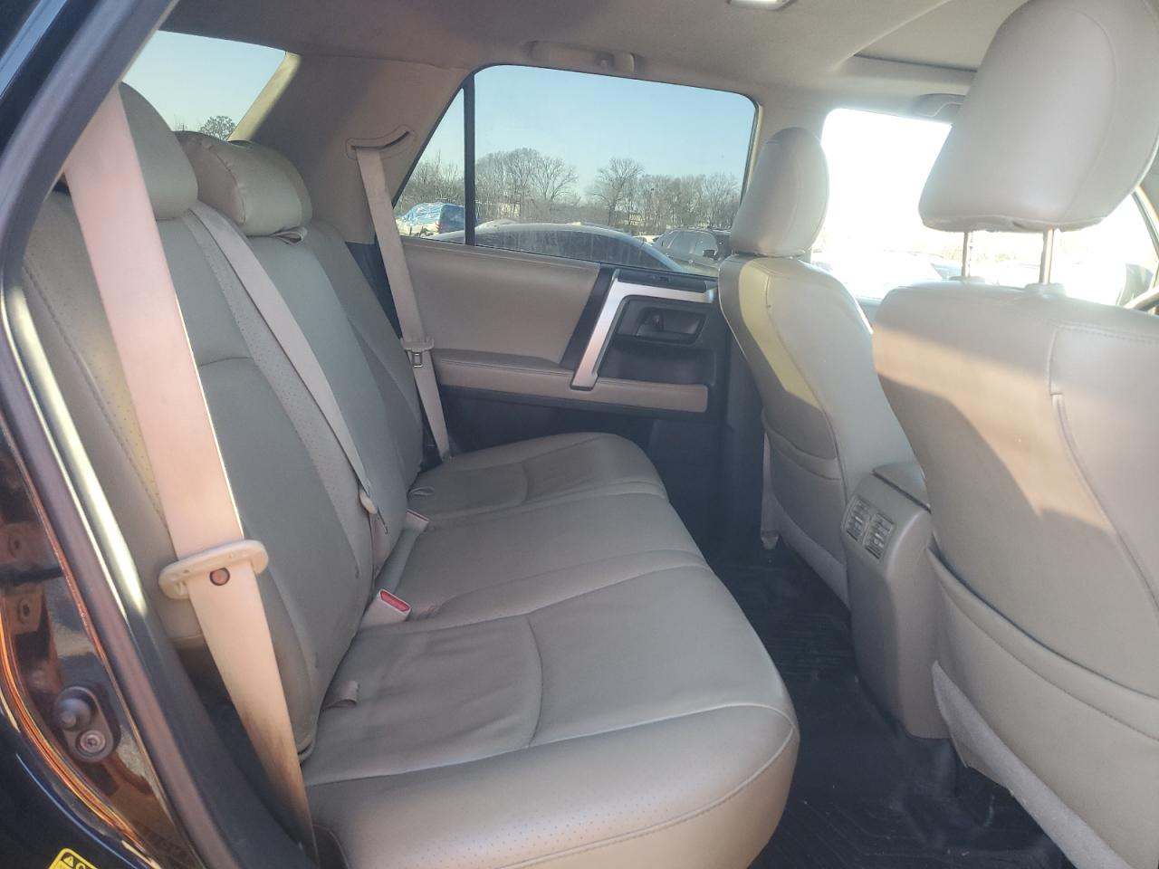 2010 Toyota 4Runner - Image 12