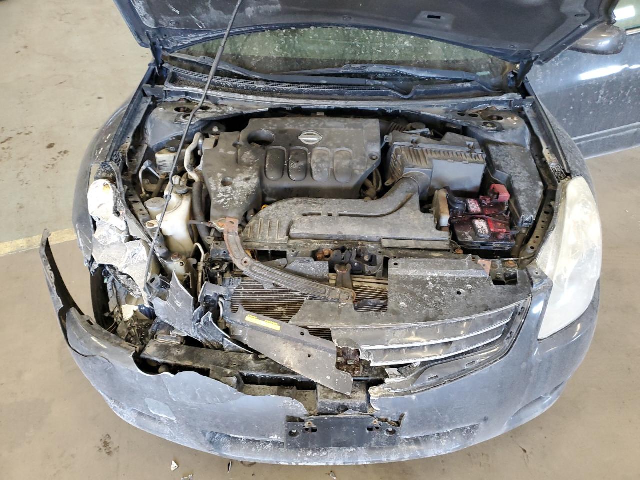 2010 Nissan Altima - Image 12