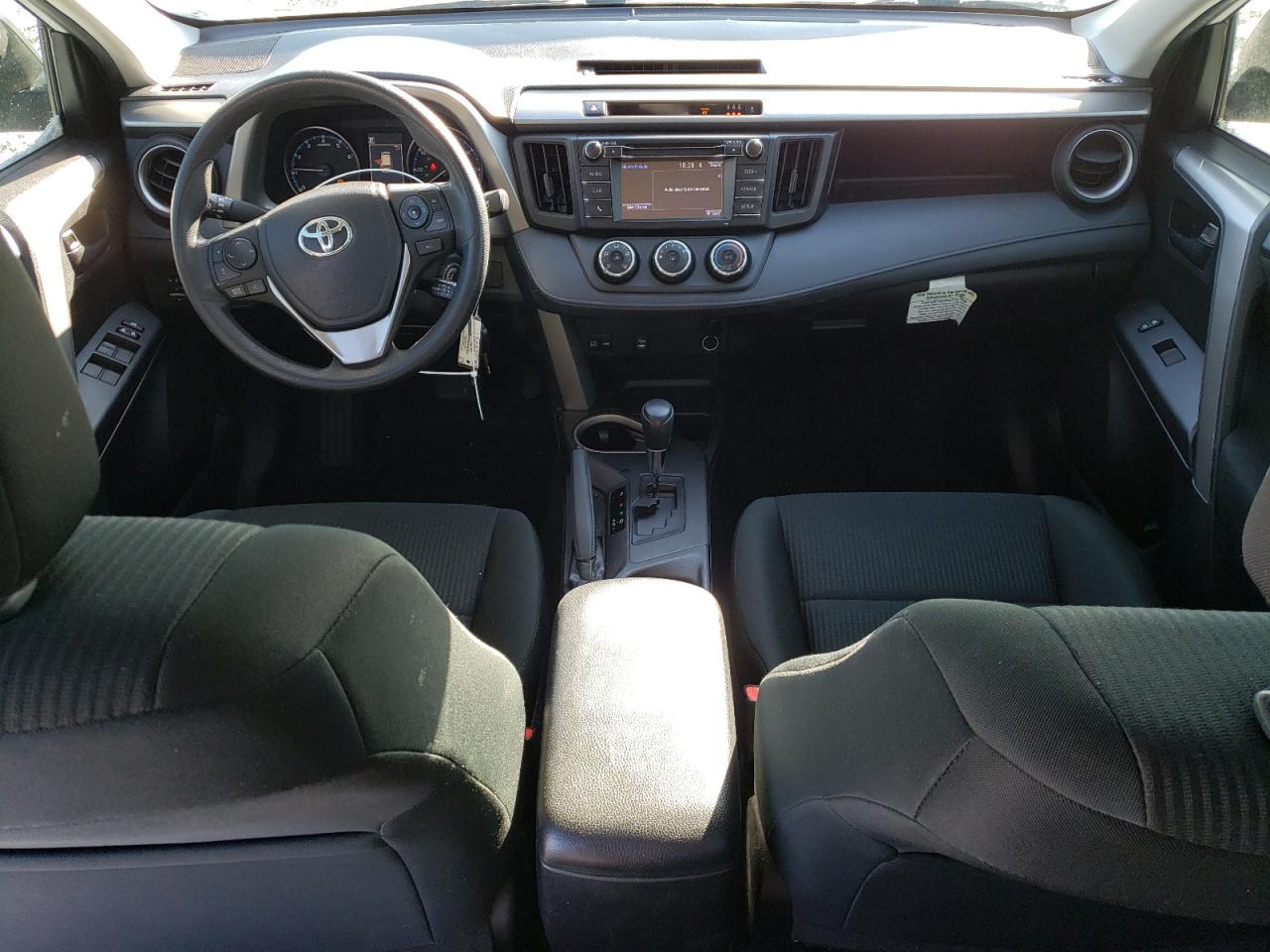 2018 Toyota RAV 4 - Image 8