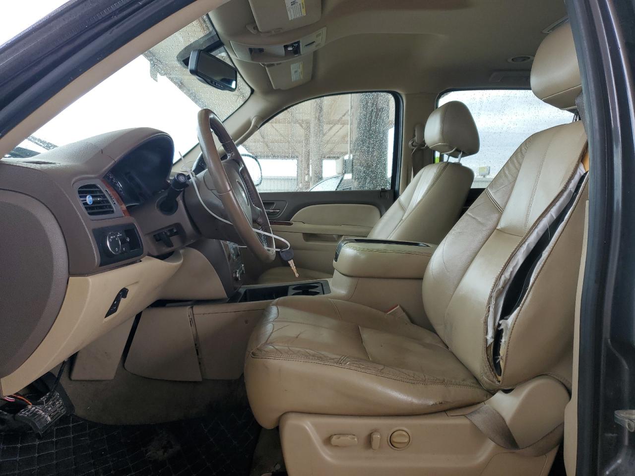 2011 Chevrolet Suburban - Image 7